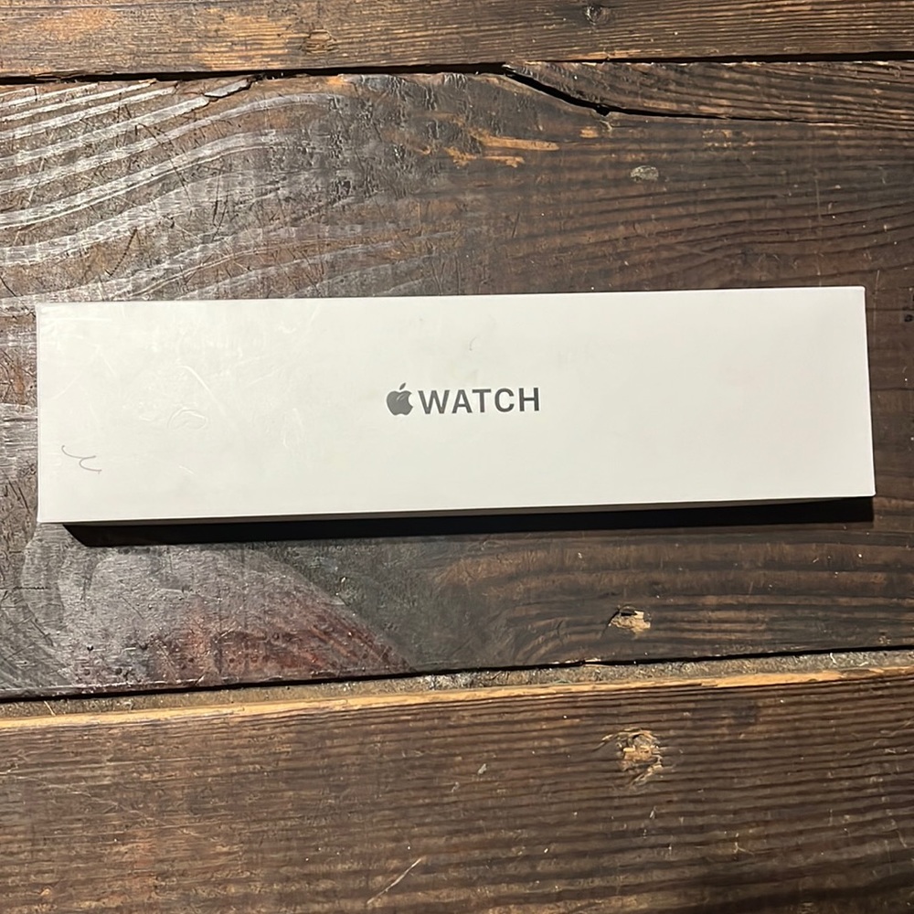 Apple Watch SE 44mm GPS NWT